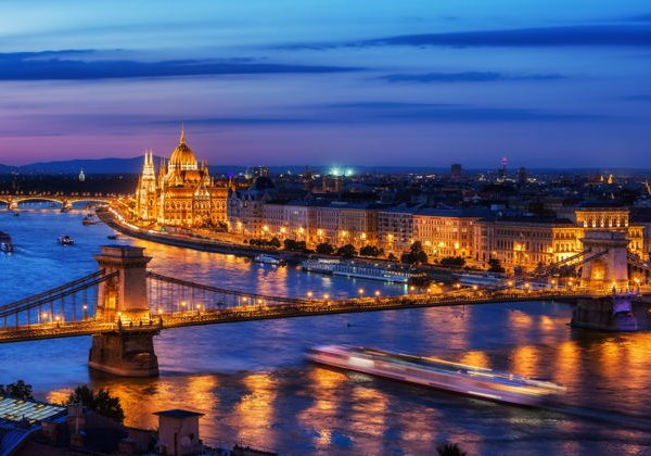 Круиз по Дунаю с безлимитным аперолем и просекко на закате - фото 3