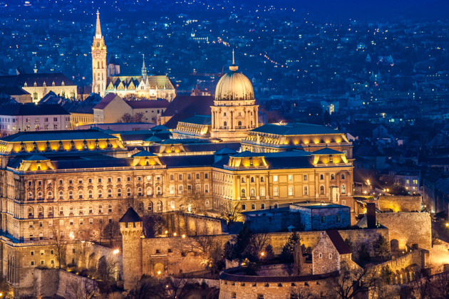 Фото - экскурсия: Ночная экскурсия по Будайской крепости с легендами о вампирах и мистическими историями