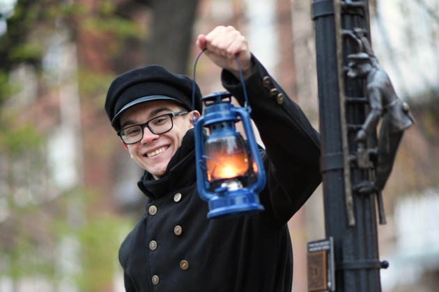 Фото - экскурсия: Загадочное сияние Костромы: экскурсия с фонарщиком для небольшой группы