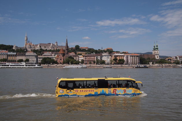 Фото экскурсии - Прогулка на амфибийном автобусе по городским улицам и водам Дуная - 6