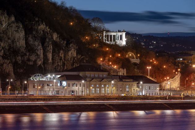 Фото экскурсии - Билет в купальни Рудаш: турецкая баня, спа-процедуры и обед с панорамой Дуная - 7
