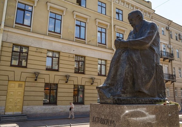 Петербург Достоевского с членом Союза писателей