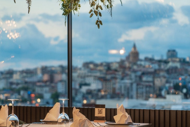 Фото - экскурсия: Встречайте Новый год в ресторане пятизвездочного отеля