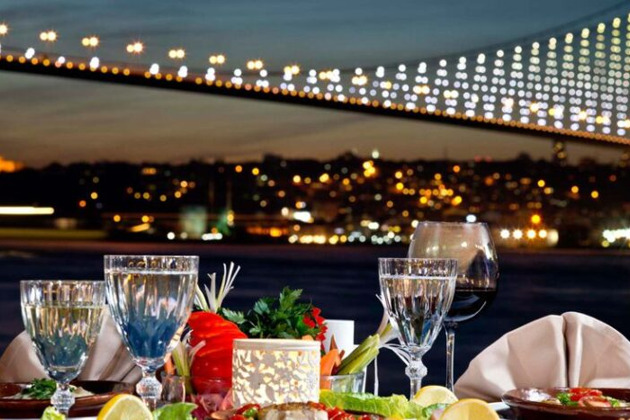 Фото - экскурсия: Новогодний круиз: встреча 2026 года на Босфоре с шоу‑программой