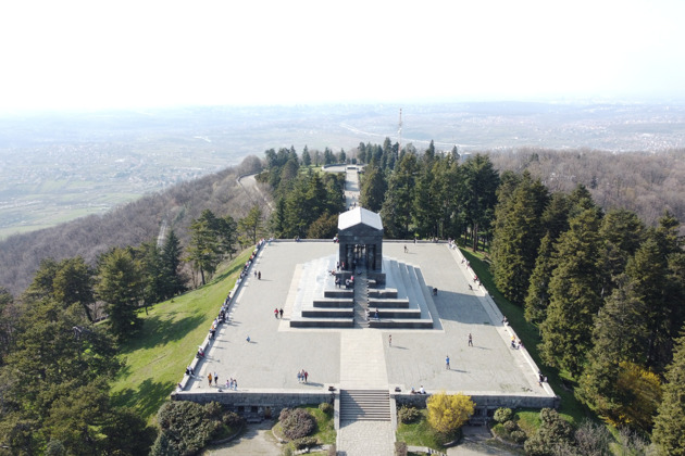 Фото - экскурсия: Авала и Топола — история Сербии, королевская династия и вкусы Балкан