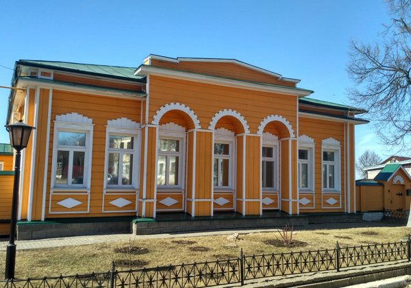 Через усадьбу, монастырь и уездный город на М-12: Выкса, Дивеево, Арзамас