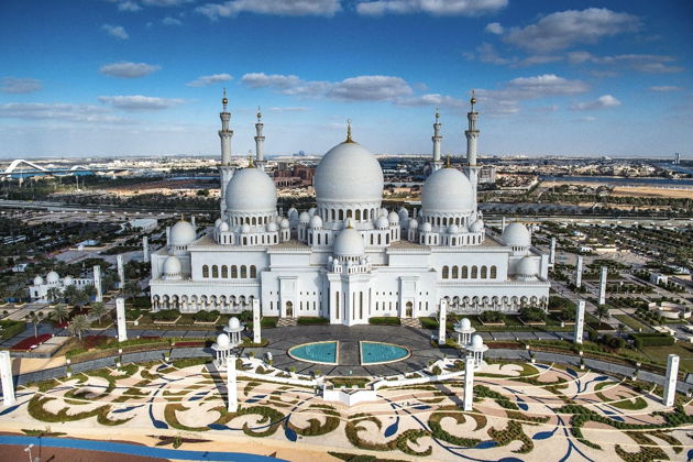 Фото экскурсии - Абу-Даби — город миллиардеров
🚙 VIP-джип премиум-класса
👥 До 7 гостей - 7