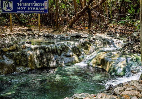 «Жемчужины» Краби: горячие источники, изумрудное озеро и Храм Тигра - фото 1
