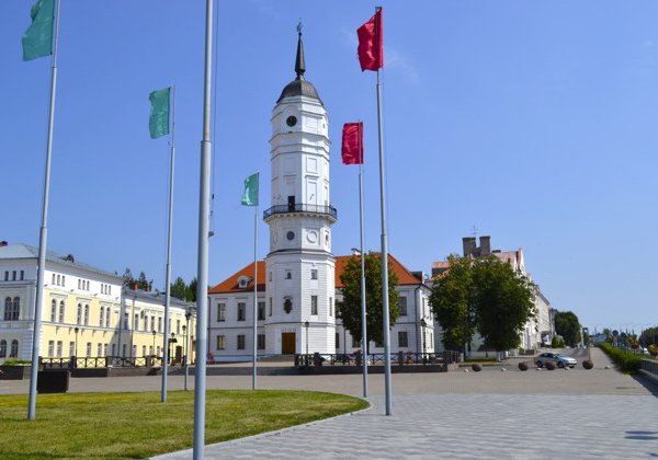 Королевское турне по замкам восточной Беларуси