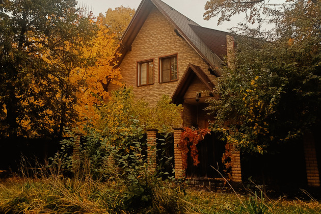 Прогулка по поселку художников на острове Сокол в 10 километрах от Кремля