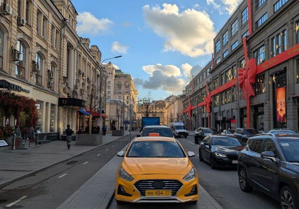 В поисках новогоднего настроения: прогулка по праздничной Москве - фото 3