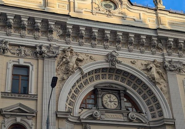 В поисках новогоднего настроения: прогулка по праздничной Москве - фото 4
