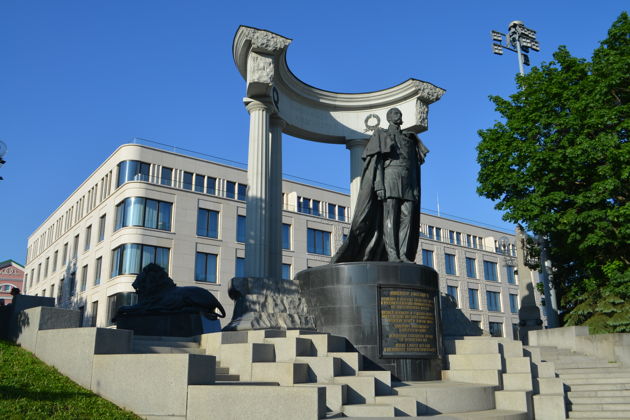 Фото экскурсии - Автобусная экскурсия по Москве с осмотром Кремля Чертолья и Храма Христа Спасителя - 10