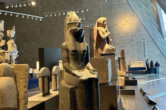 Фото экскурсии - Экскурсия в Каир из Шарм-эль-Шейха с посещением нового музея, пирамид и Сфинкса в мини-группе - 2