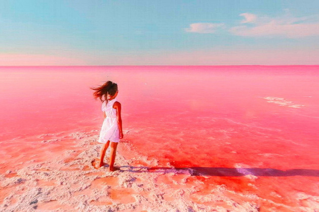 Фото - экскурсия: Розовое озеро, Бешбармаг и Марсианские горы + дегустация чёрной икры