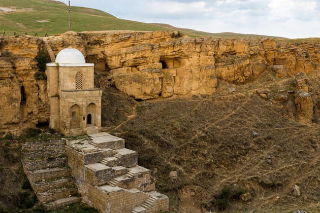 Фото экскурсии - Путешествие к гранатовым садам Гейчая: вулканы, святыни Шемахи и перевал Агсу - 10