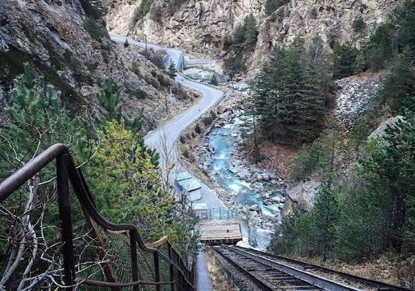 К седому Эльбрусу через озеро Гижгит, поселок Азау и Поляну Нарзанов - фото 1