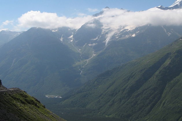 Фото экскурсии - Путь к величественному Эльбрусу лежит через озеро Гижгит, поселок Азау и Поляну Нарзанов - 3