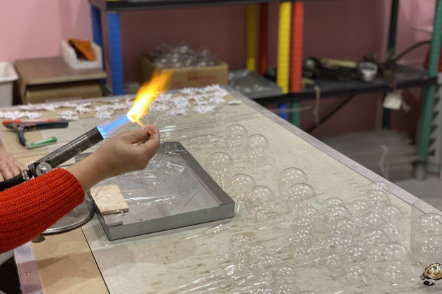 Фото экскурсии - Мастерская стеклянных чудес с уроком: «Где рождается новогодний рисунок?» - 5