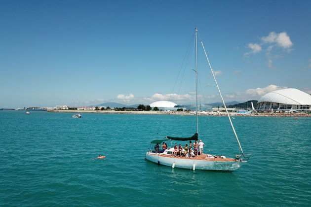 Фото экскурсии - Встречаем Новый год на яхте в порту Адлера - 7