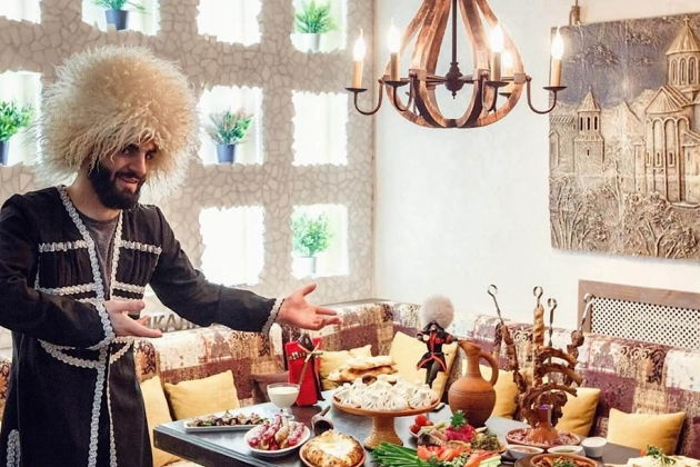 Фото экскурсии - Путь к седому Эльбрусу лежит через озеро Гижгит, поселок Азау и Поляну Нарзанов - 4