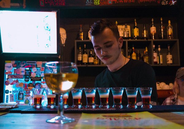 Квест по барам «Не спит(ь)ся в Питере» (18+)