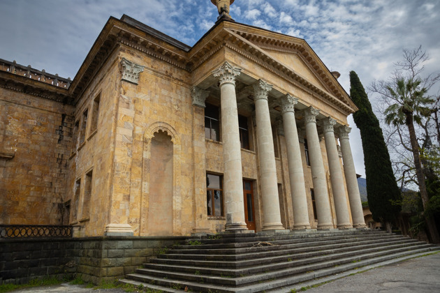 Фото - экскурсия: Заброшенные постройки Абхазии в объективе: Гагра, Пицунда и Мандариновый сад