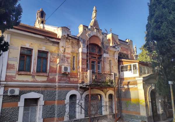 Ялта. По́ликуровский пасьянс