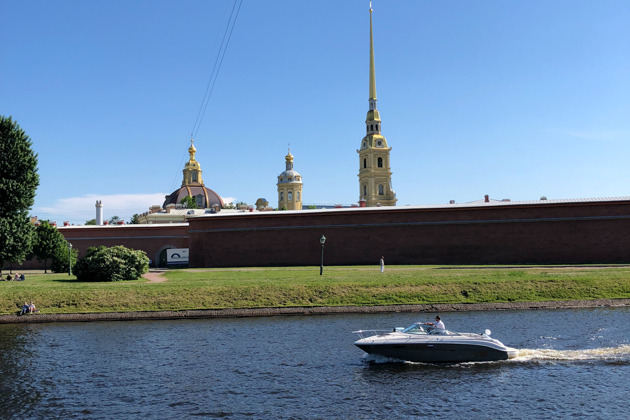 «Санкт-Питер-Бурх» - прогулка по Петропавловской крепости