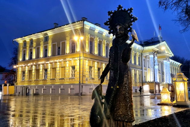 Фото экскурсии - Прогулка по Сусанинской площади и Торговым рядам Костромы с историей династии Романовых - 11