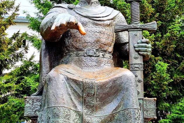 Фото экскурсии - Прогулка по Сусанинской площади и Торговым рядам Костромы с историей династии Романовых - 15