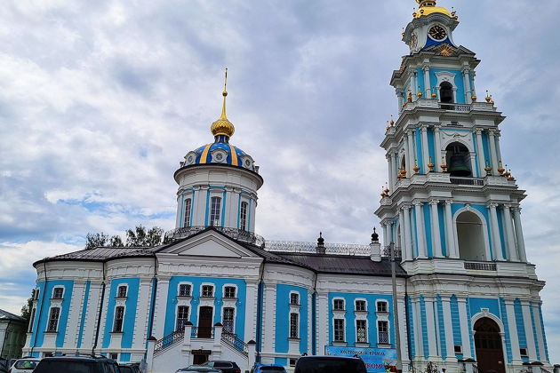 Фото экскурсии - Прогулка по Сусанинской площади и Торговым рядам Костромы с историей династии Романовых - 7