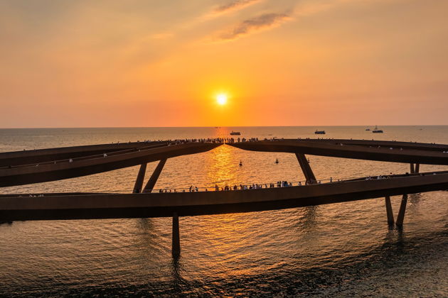 Фото экскурсии - Вечерняя прогулка по Сансет-Тауну с мостом Поцелуев и ночным рынком в лучах заката - 6