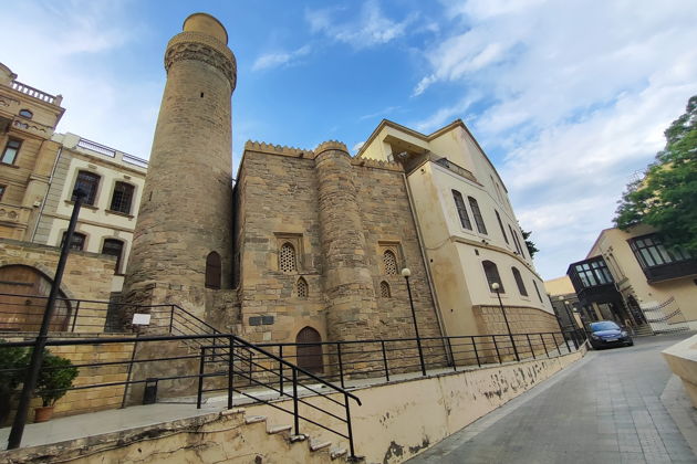 Фото экскурсии - Баку в свете дня и ночи от древнего Ичеришехера до сияния Нагорного парка - 8