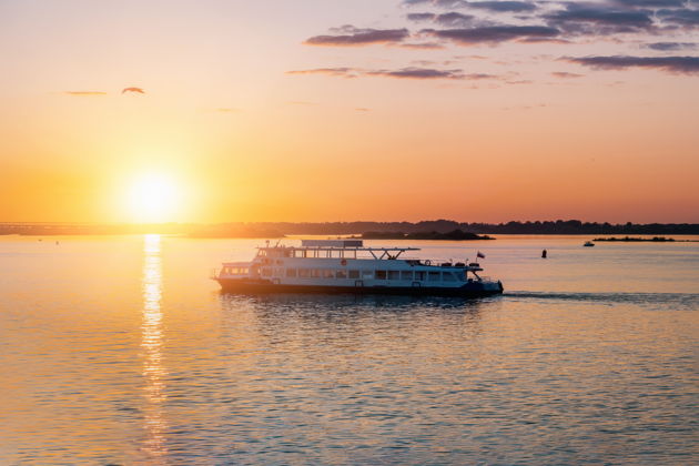 Фото экскурсии - Вечерний круиз на лайнере Nautilus с ужином по системе шведский стол - 4