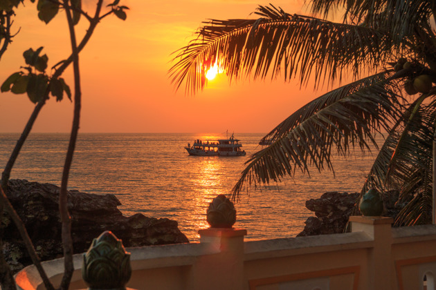 Фото - экскурсия: Вечерний круиз на лайнере Nautilus с ужином по системе шведский стол