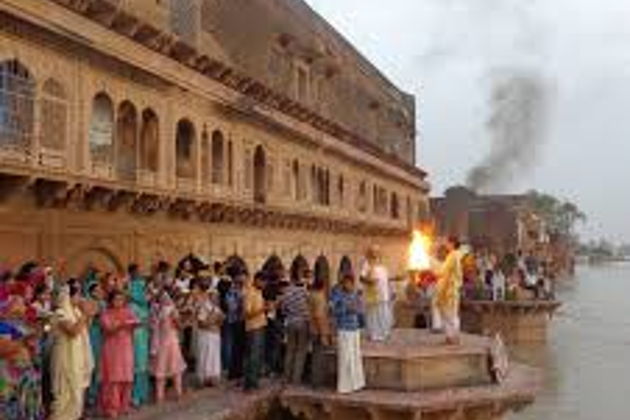 Фото экскурсии - Духовное путешествие по Тадж-Махалу и Вриндавану за день в духе Варанаси - 9