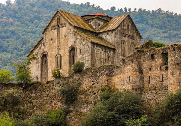 Монастыри в сердце гор — духовная Армения из Тбилиси - фото 2