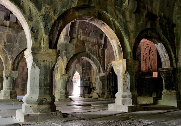 Монастыри в сердце гор — духовная Армения из Тбилиси - фото 4