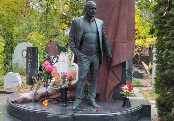 Люди искусства на Новодевичьем кладбище — индивидуальная экскурсия - фото 4