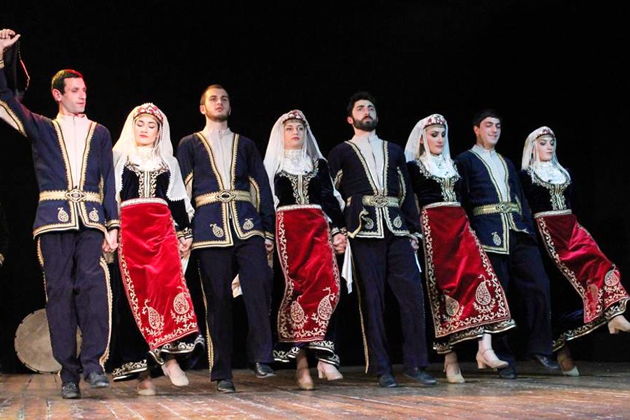 Фото экскурсии - Новогоднее застолье в таверне Ереван с армянскими блюдами и народными танцами - 1