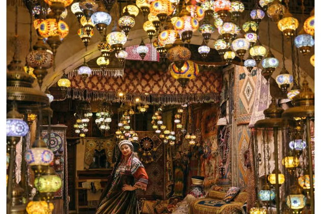 Фото экскурсии - Каппадокия: фотосессия в парящих платьях и посещение ковровой мастерской - 2