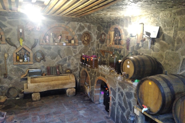 Фото - экскурсия: Винная дегустация в семейном погребе