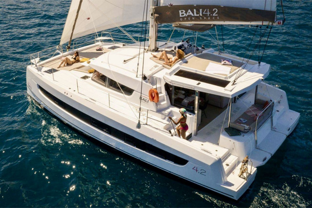 Фото - экскурсия: Катамаран Bali в Которской бухте. Индивидуальная поездка для вашей семьи.