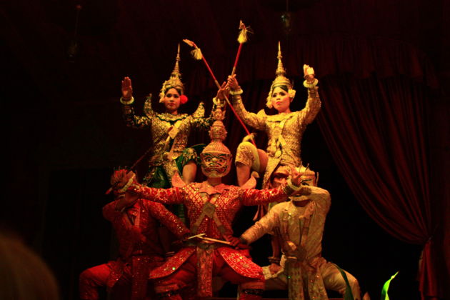 Фото экскурсии - Трехдневное путешествие из Таиланда в Камбоджу: Ангкор Ват, Апсара и озеро Тонлесап - 6