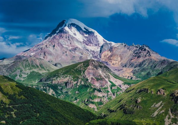 Казбек и Гергетская церковь: индивидуальное путешествие на 1 день - фото 1