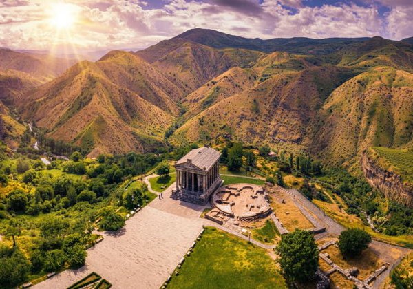 Частный тур в Гарни, Гегард и озеро Севан: классика Армении - фото 2