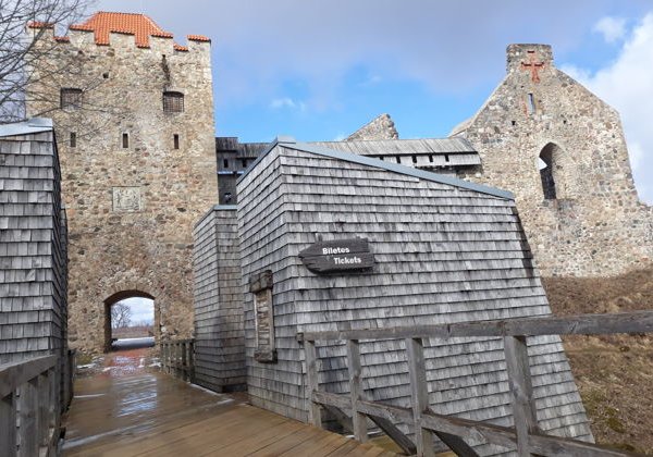 Поездка в Сигулдский замок и в Лигатне - фото 2