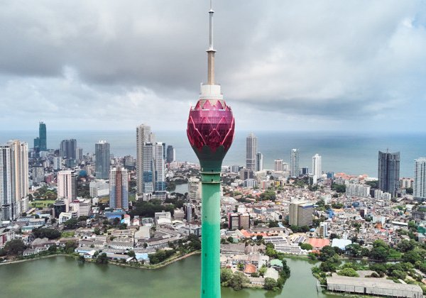 Входные билеты в Lotus Tower — панорама Коломбо и «шведский стол»