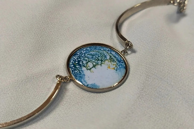 Фото - экскурсия: Создай собственное уникальное украшение на мастер-классе